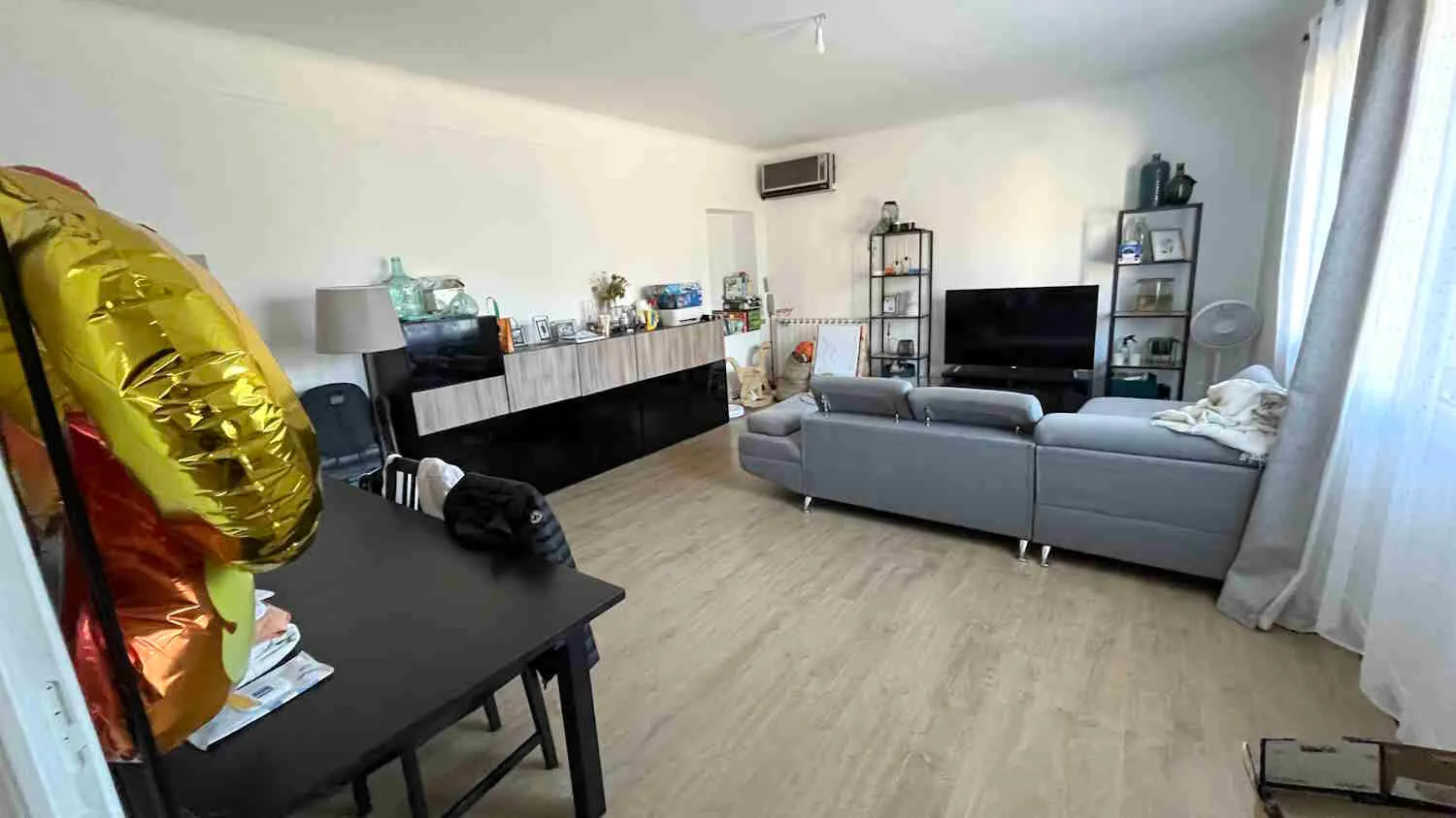 Partie de maison en pierre à Gordes avec jardin et cave, louée 750€/mois 