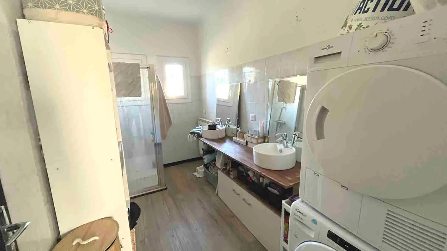 Partie de maison en pierre à Gordes avec jardin et cave, louée 750€/mois 