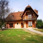 Superbe maison de campagne avec sous-sol et piscine à Saint-Agnan