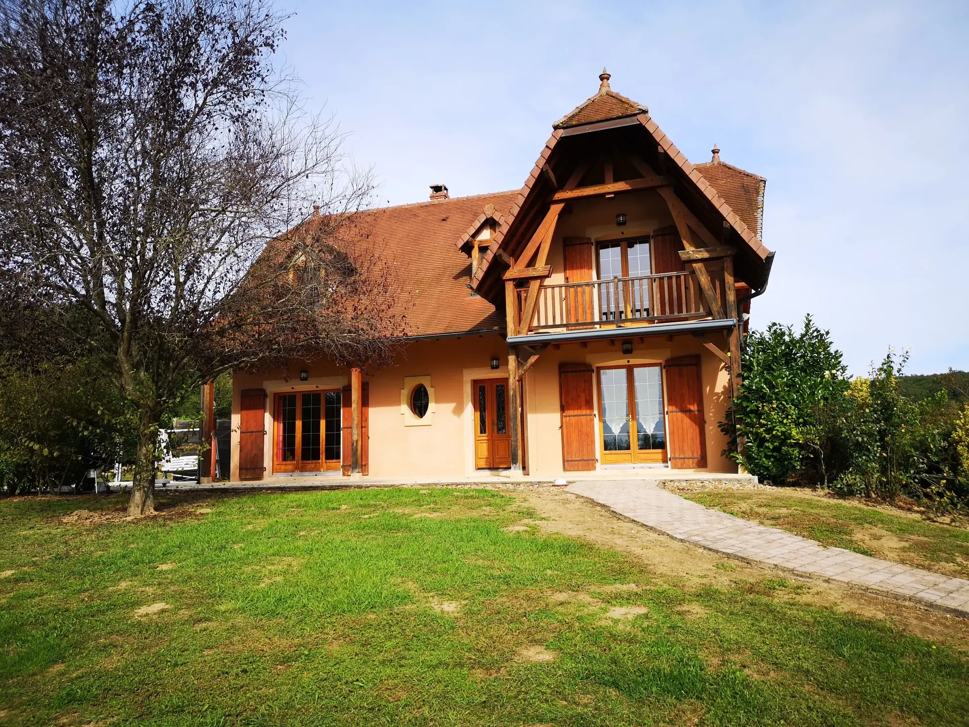 Superbe maison de campagne avec sous-sol et piscine à Saint-Agnan 