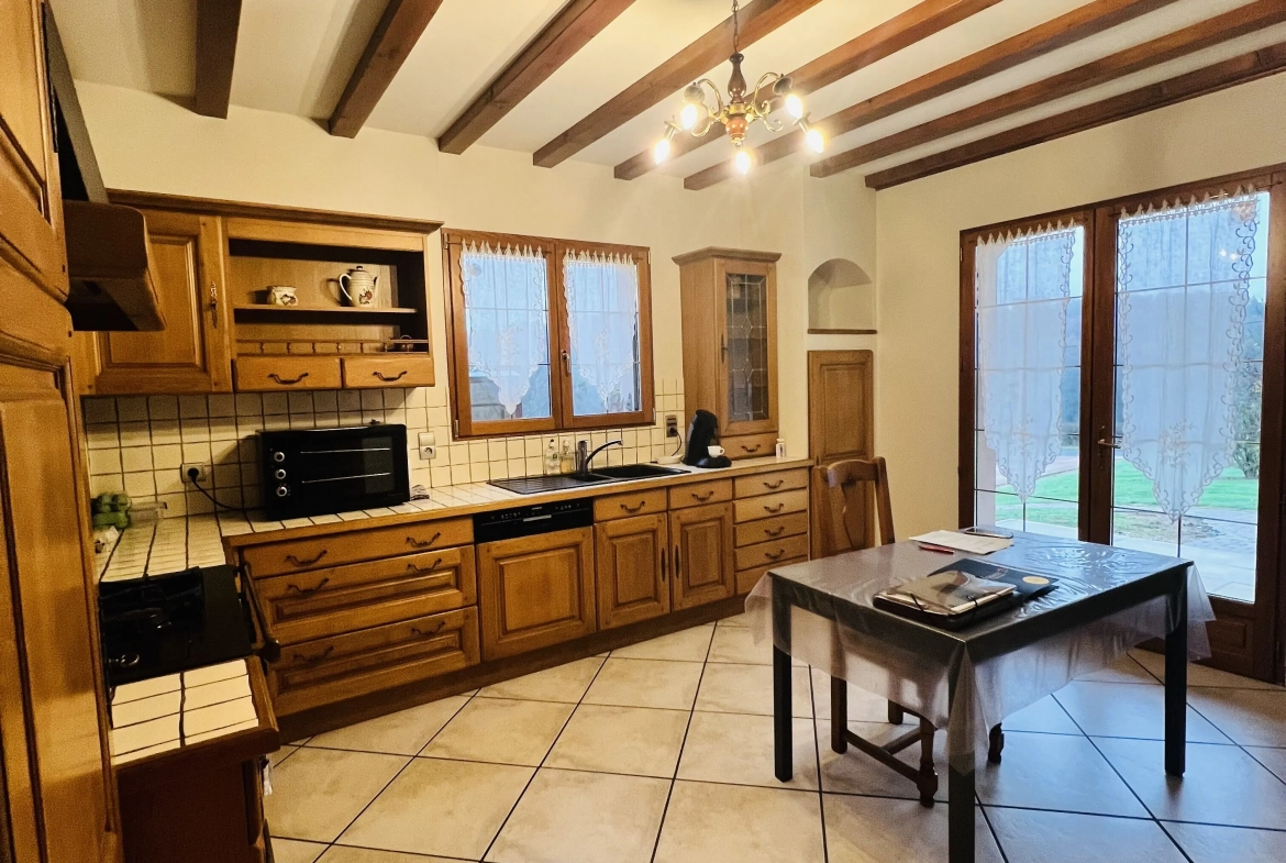 Superbe maison de campagne avec sous-sol et piscine à Saint-Agnan 