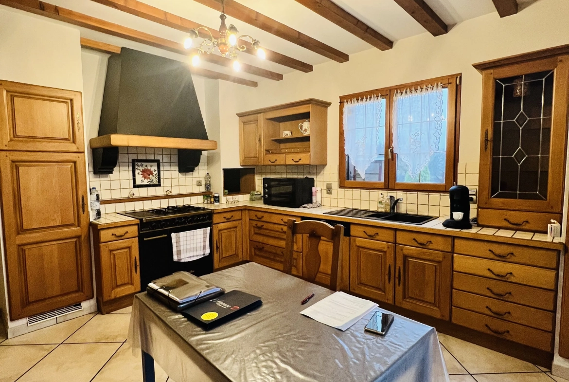 Magnifique maison de campagne de 220m² avec terrain et piscine à Saint-Agnan 