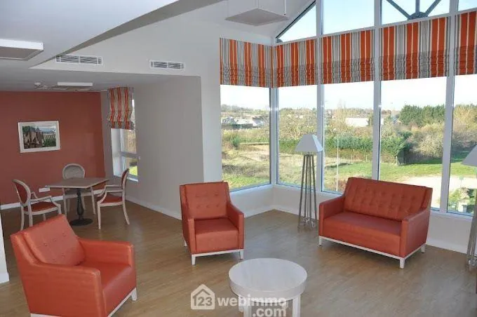 Investissement dans une chambre d'Ehpad à Rauzan avec rentabilité de 5 % 