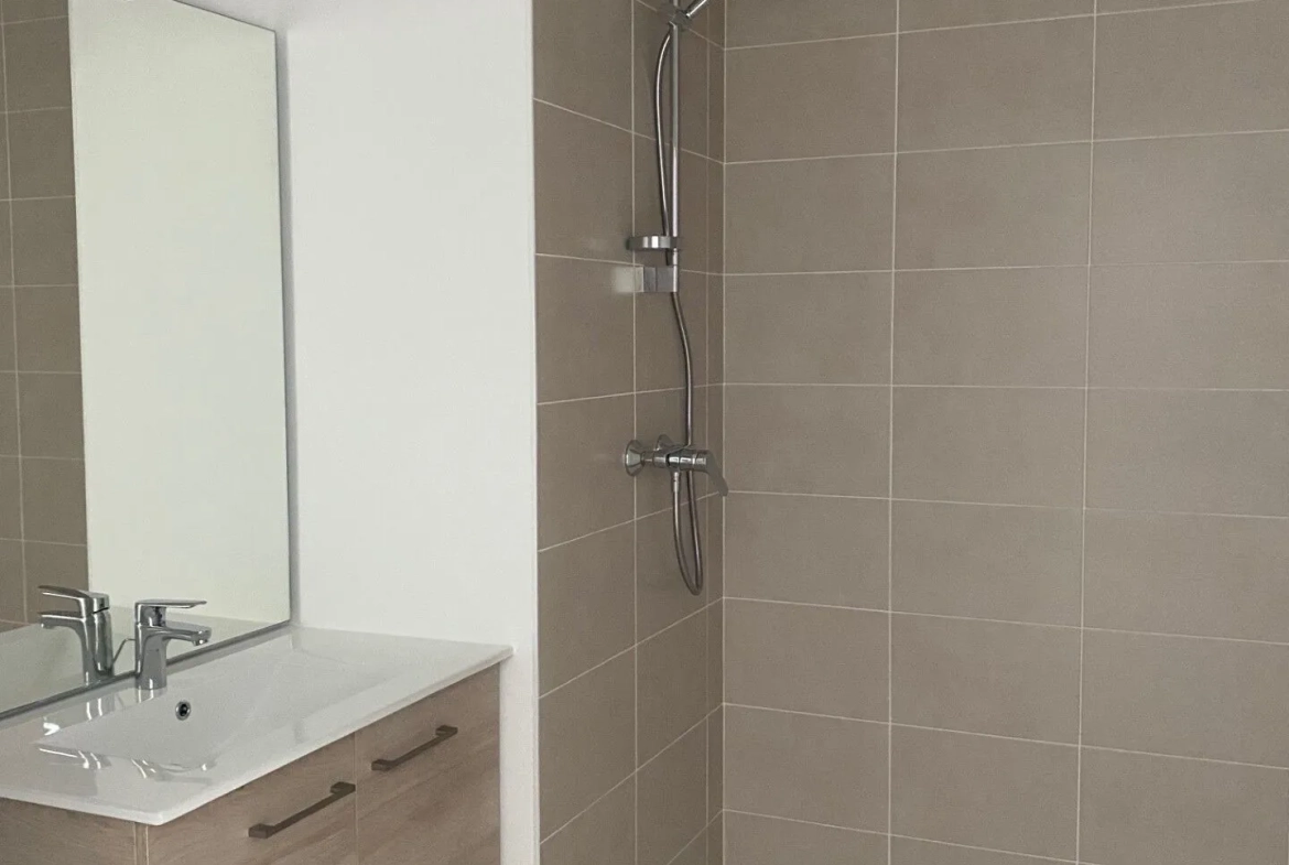 Appartement T2 lumineux de 53 m² avec terrasse plein sud à Tournon-sur-Rhône 