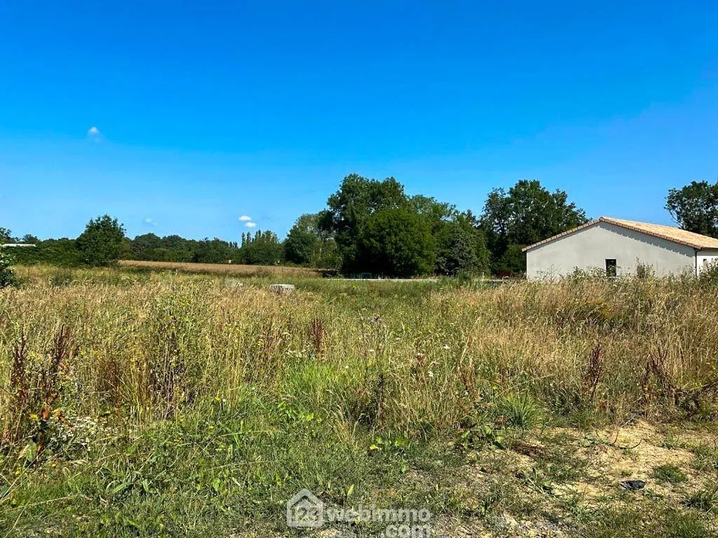 Terrain constructible de 602 m² à Saint Macaire en Mauges, proche Cholet et Nantes 