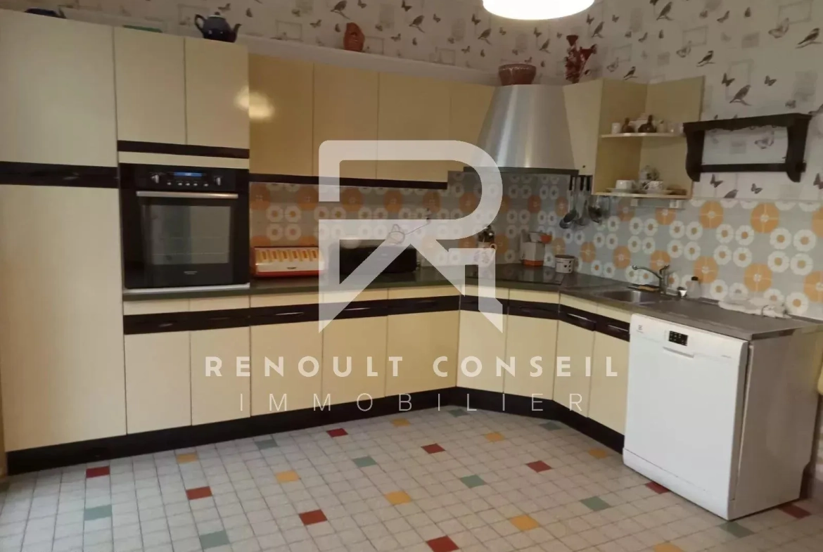 Charmante maison de ville de 115 m² à Caudebec-lès-Elbeuf avec jardin et garage 
