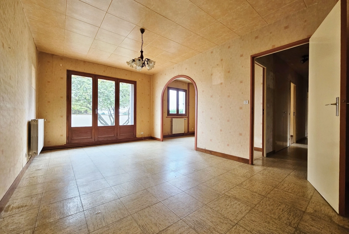 Maison à vendre à Saint Romain le Puy - 96 m² avec potentiel de rénovation 