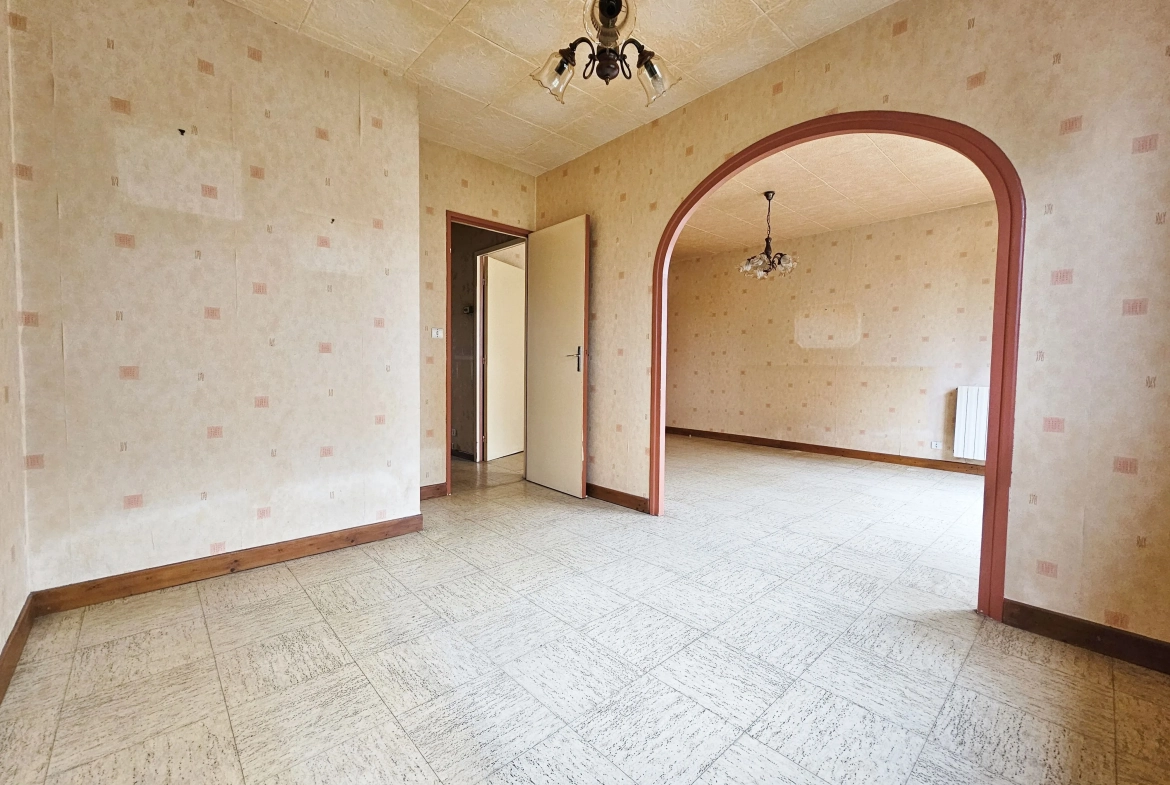 Maison à vendre à Saint Romain le Puy - 96 m² avec potentiel de rénovation 