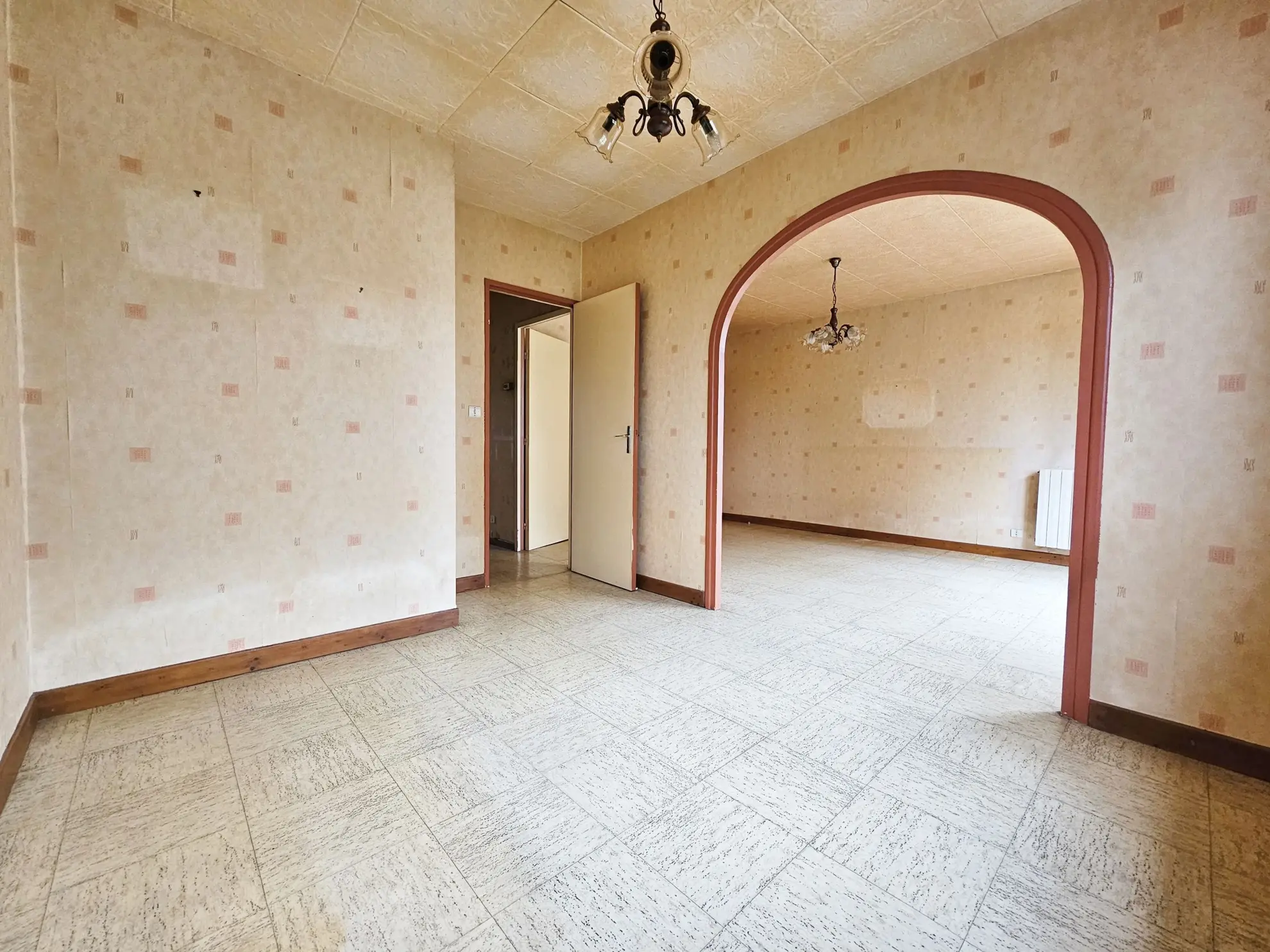 Maison à vendre à Saint Romain le Puy - 96 m² avec potentiel de rénovation 
