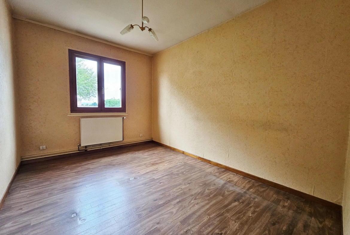 Maison à vendre à Saint Romain le Puy - 96 m² avec potentiel de rénovation 
