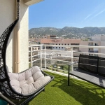 Appartement T2/T3 à Toulon avec vue sur le Faron - Dernier étage avec balcon et garage