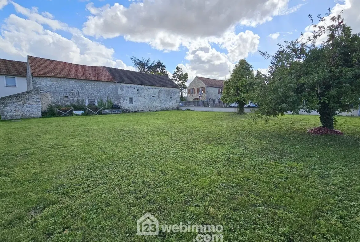 Terrain constructible de 690m² à Vayres-sur-Essonne, idéal pour votre projet de construction 