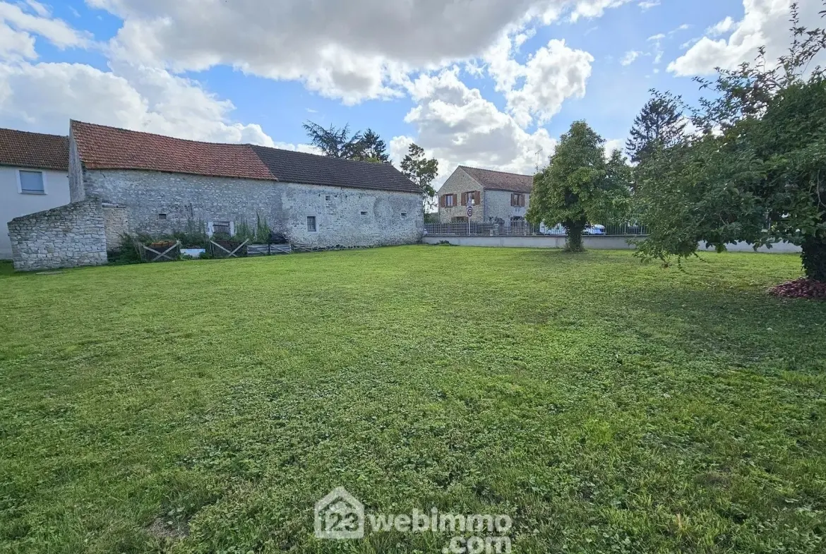 Terrain constructible de 690m² à Vayres-sur-Essonne, idéal pour votre projet de construction 