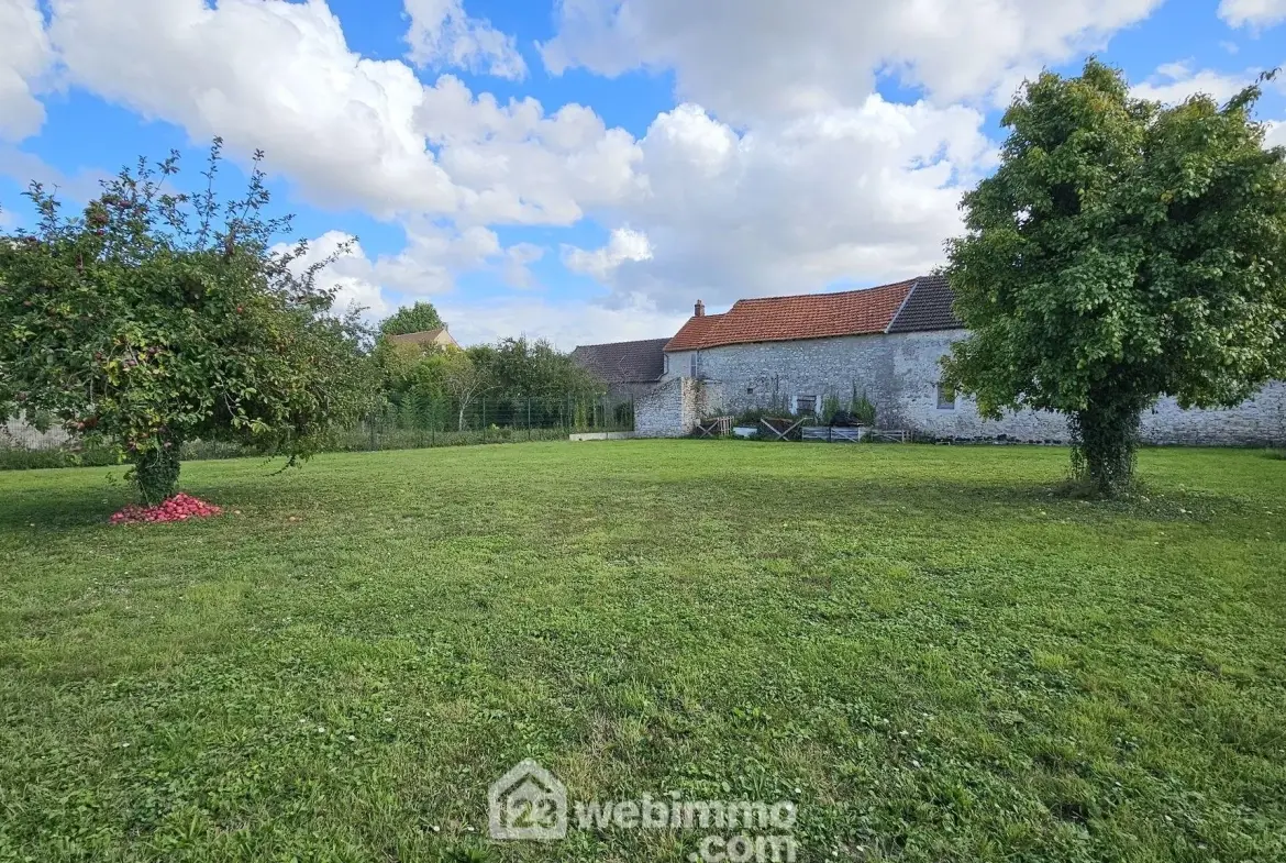 Terrain constructible de 690m² à Vayres-sur-Essonne, idéal pour votre projet de construction 
