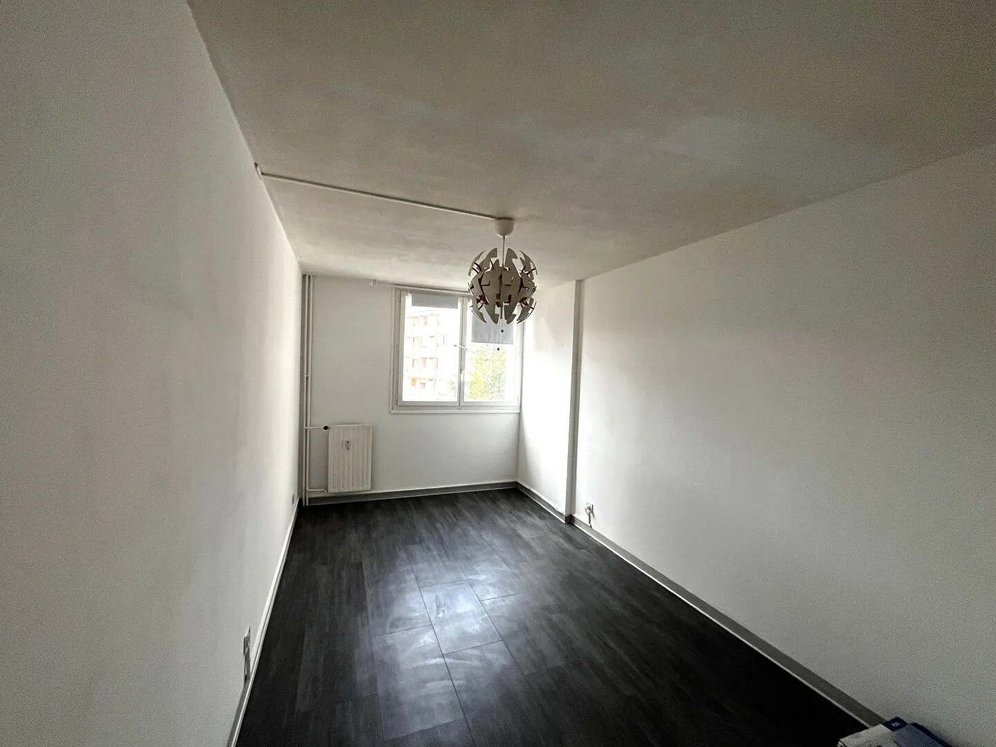 Appartement 5 pièces de 100 m² à Marseille avec parking et cave - Opportunité rare 
