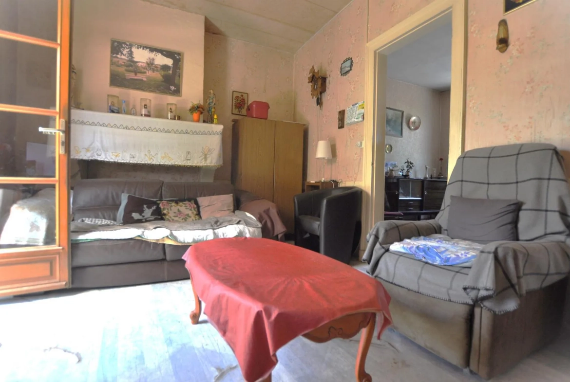 Maison girondine à Lestiac-sur-Garonne avec grand terrain et dépendance 