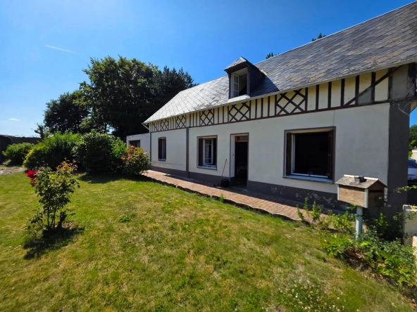 Maison à rénover avec garage et jardin à Sassetot-Le-Mauconduit en Normandie
