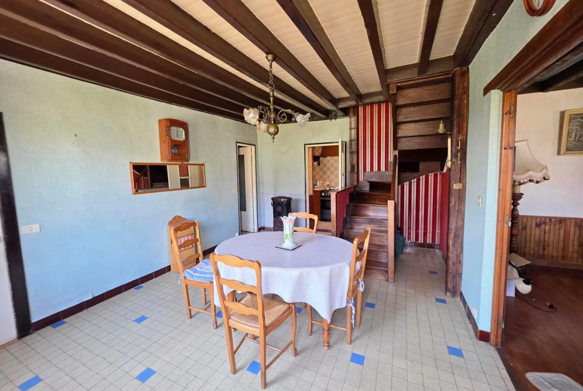 Maison à rénover avec garage et jardin à Sassetot-Le-Mauconduit en Normandie 