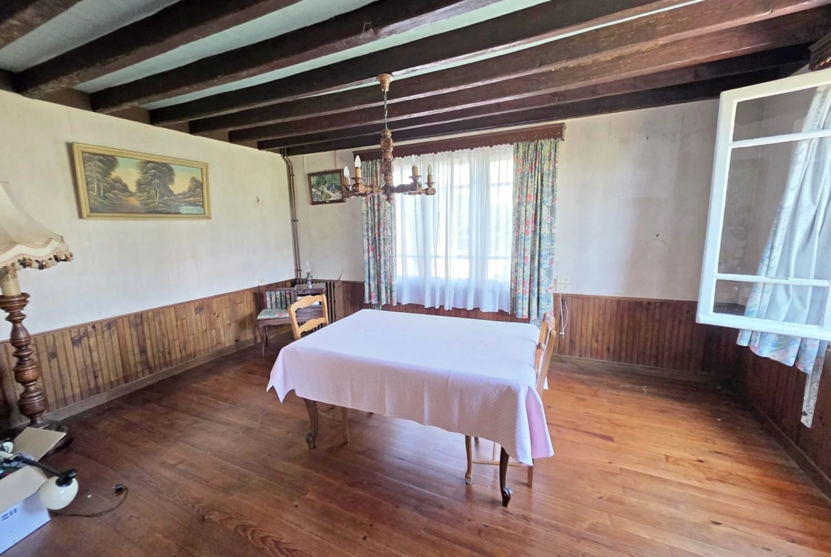 Maison à rénover avec garage et jardin à Sassetot-Le-Mauconduit en Normandie 