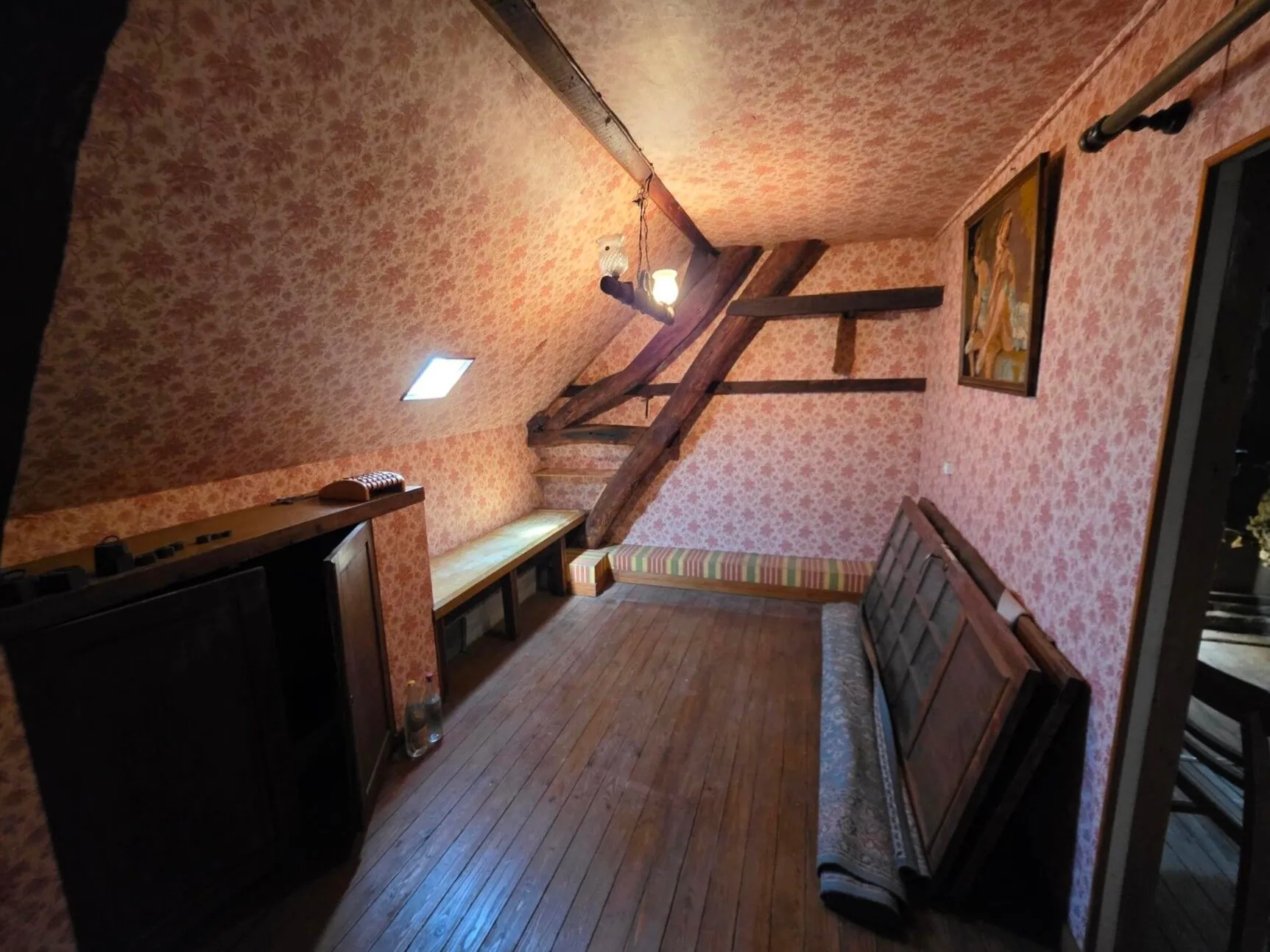 Maison à rénover avec garage et jardin à Sassetot-Le-Mauconduit en Normandie 