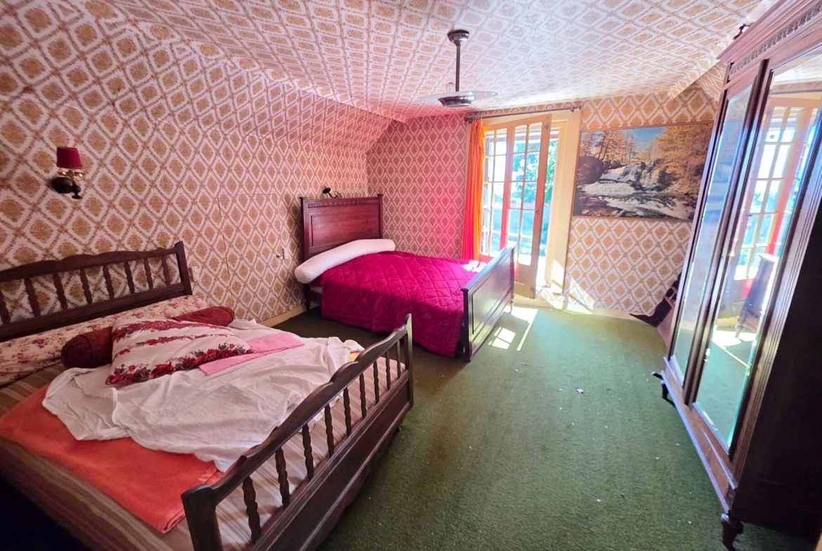 Maison à rénover avec garage et jardin à Sassetot-Le-Mauconduit en Normandie 