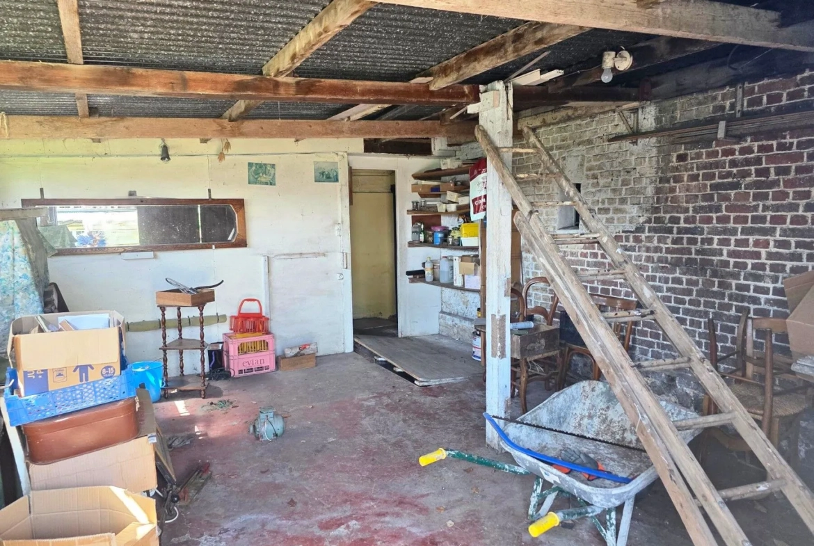 Maison à rénover avec garage et jardin à Sassetot-Le-Mauconduit en Normandie 
