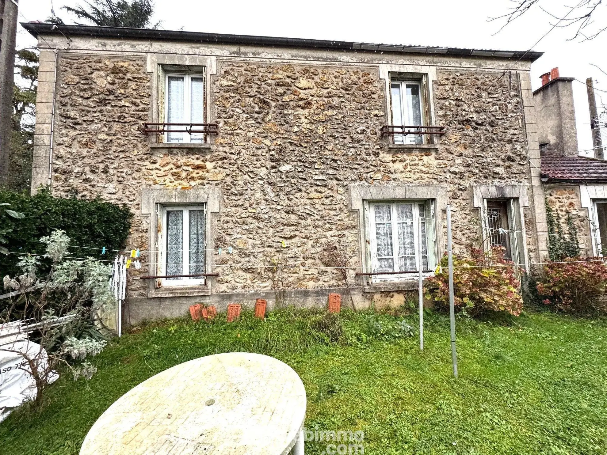 Maison de caractère à Lisses de 120m², à rénover avec potentiel d'extension 