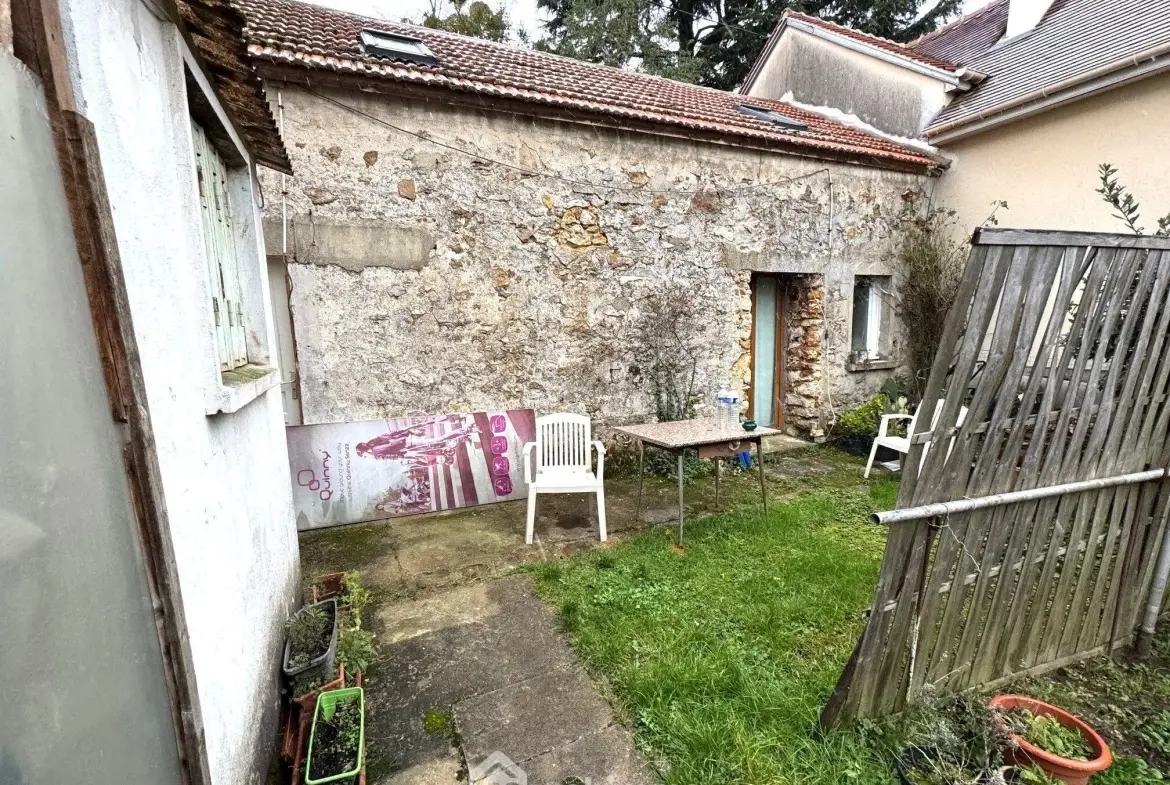 Maison de caractère à Lisses de 120m², à rénover avec potentiel d'extension 