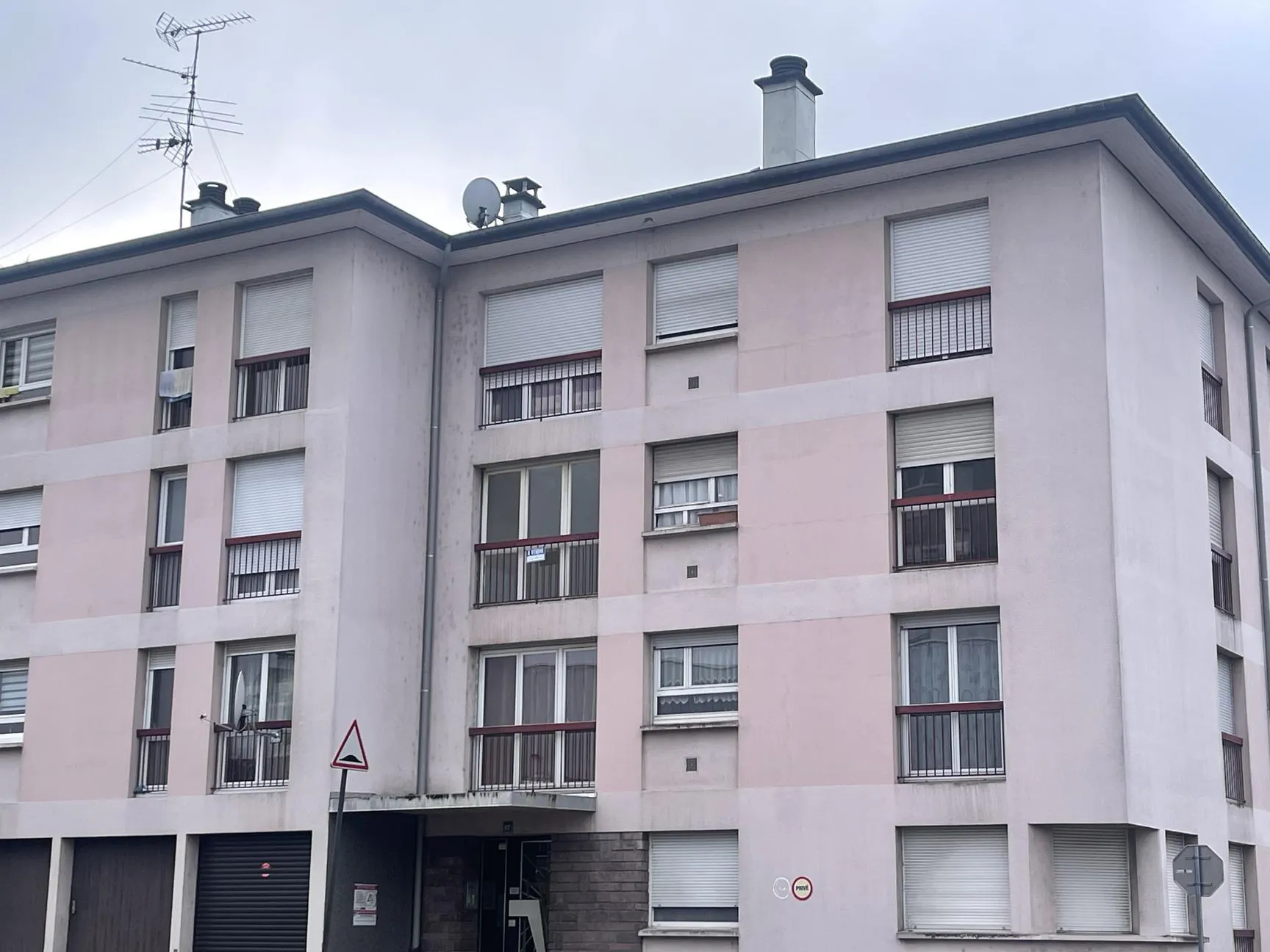 Appartement de 65 m² à Épinal proche commerces avec cave et parking 