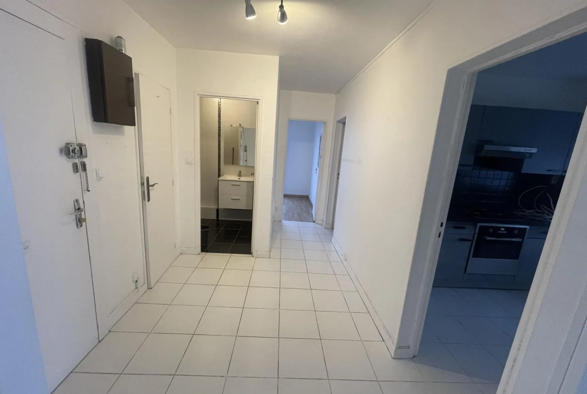 Appartement de 65 m² à Épinal proche commerces avec cave et parking 