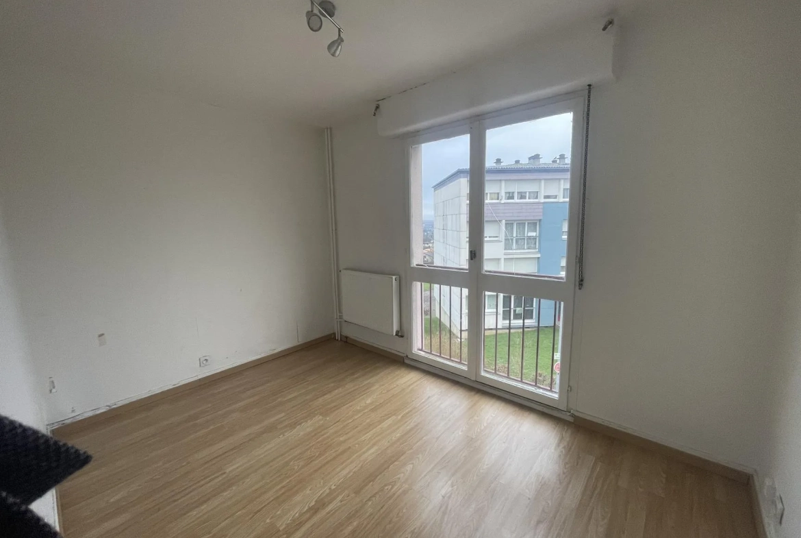 Appartement de 65 m² à Épinal proche commerces avec cave et parking 