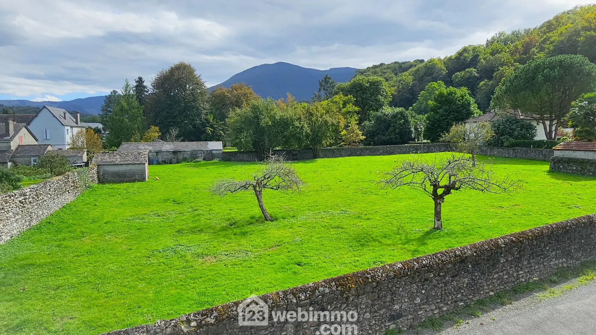 À vendre maison ancienne de 59 m² à Lestelle-Bétharram avec possibilités d'aménagement 