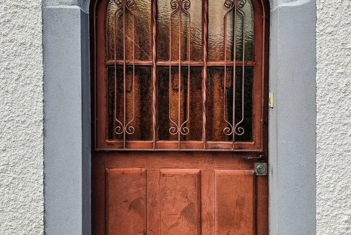 Charmante maison ancienne de 59m² à Lestelle-Bétharram avec potentiel d'aménagement 