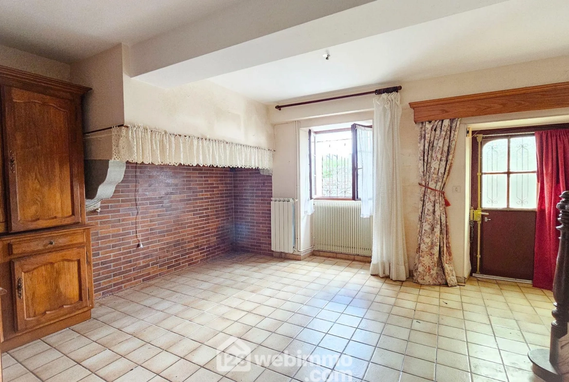 Charmante maison ancienne de 59m² à Lestelle-Bétharram avec potentiel d'aménagement 