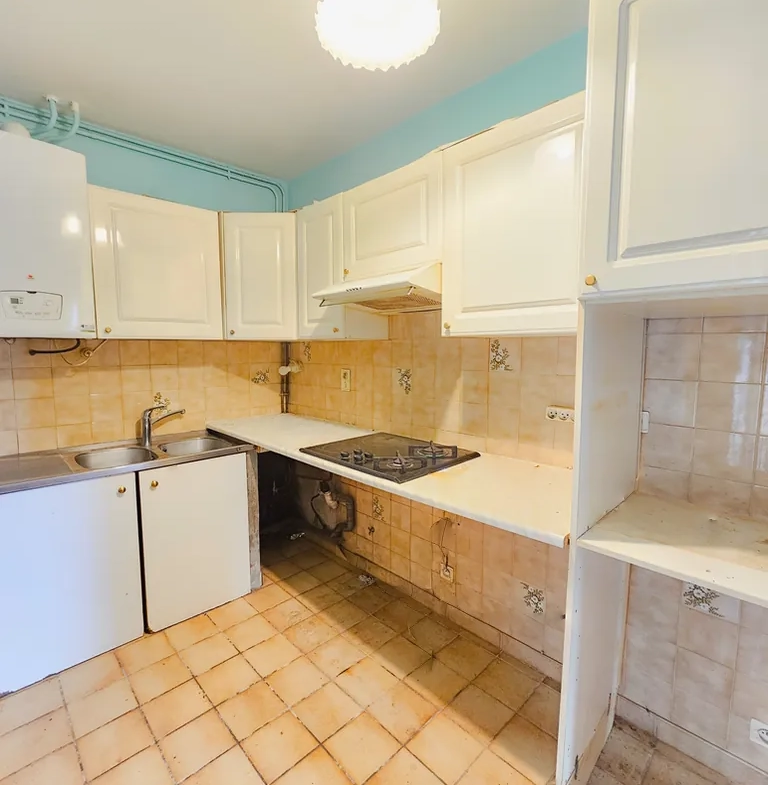 Charmante maison ancienne de 59m² à Lestelle-Bétharram avec potentiel d'aménagement 