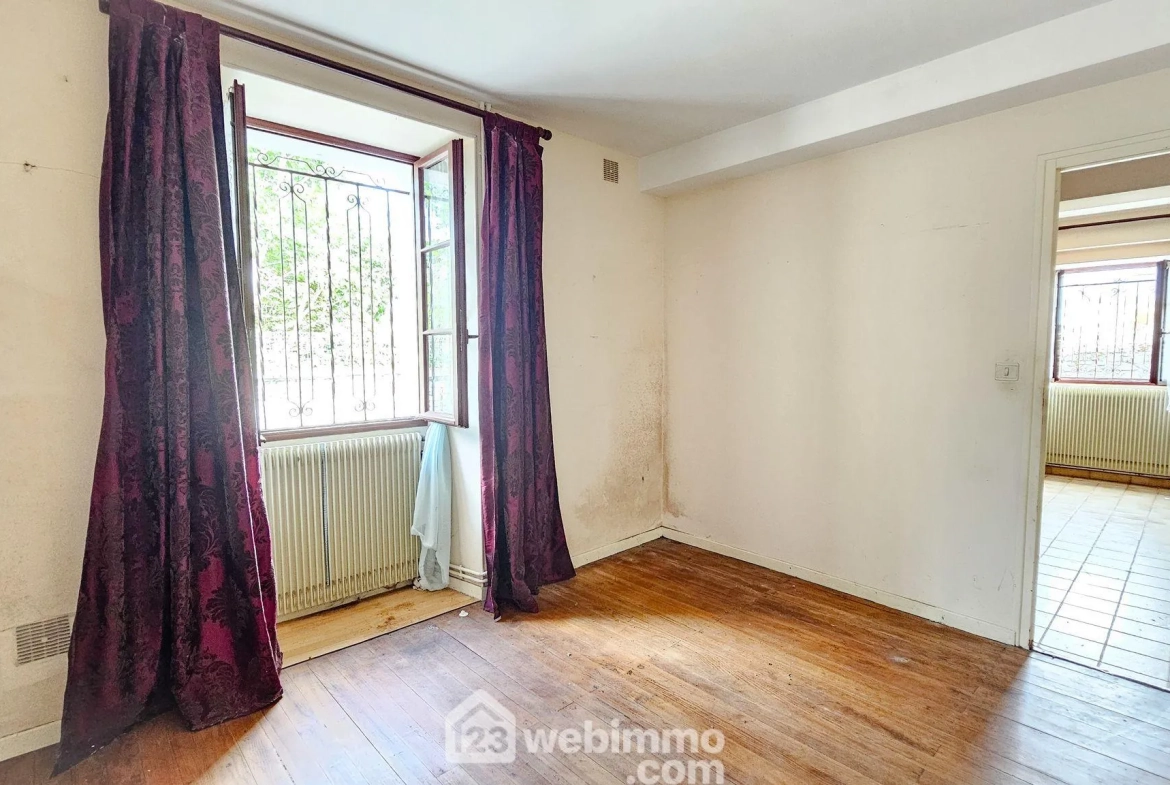 Charmante maison ancienne de 59m² à Lestelle-Bétharram avec potentiel d'aménagement 