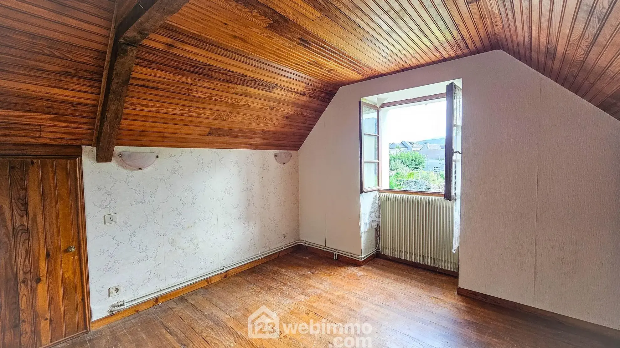Charmante maison ancienne de 59m² à Lestelle-Bétharram avec potentiel d'aménagement 