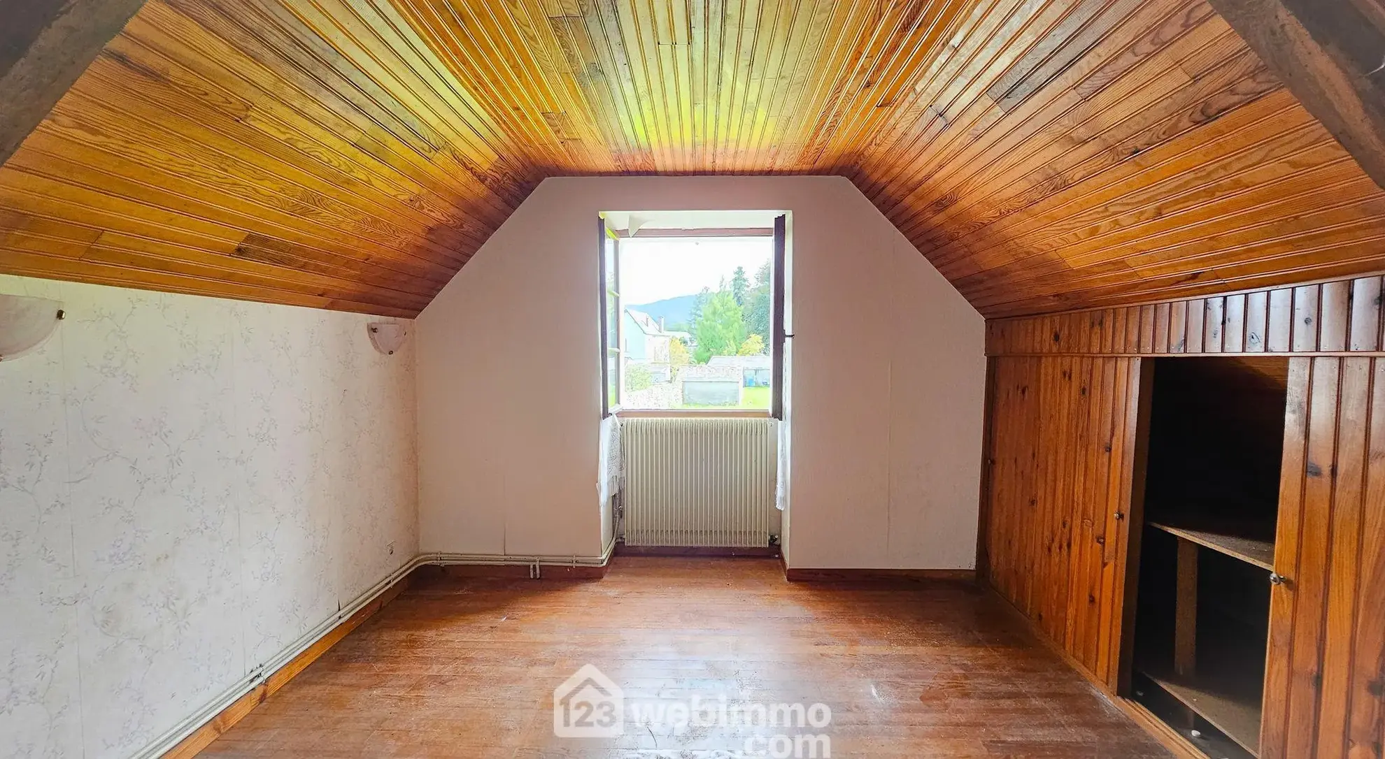 Charmante maison ancienne de 59m² à Lestelle-Bétharram avec potentiel d'aménagement 