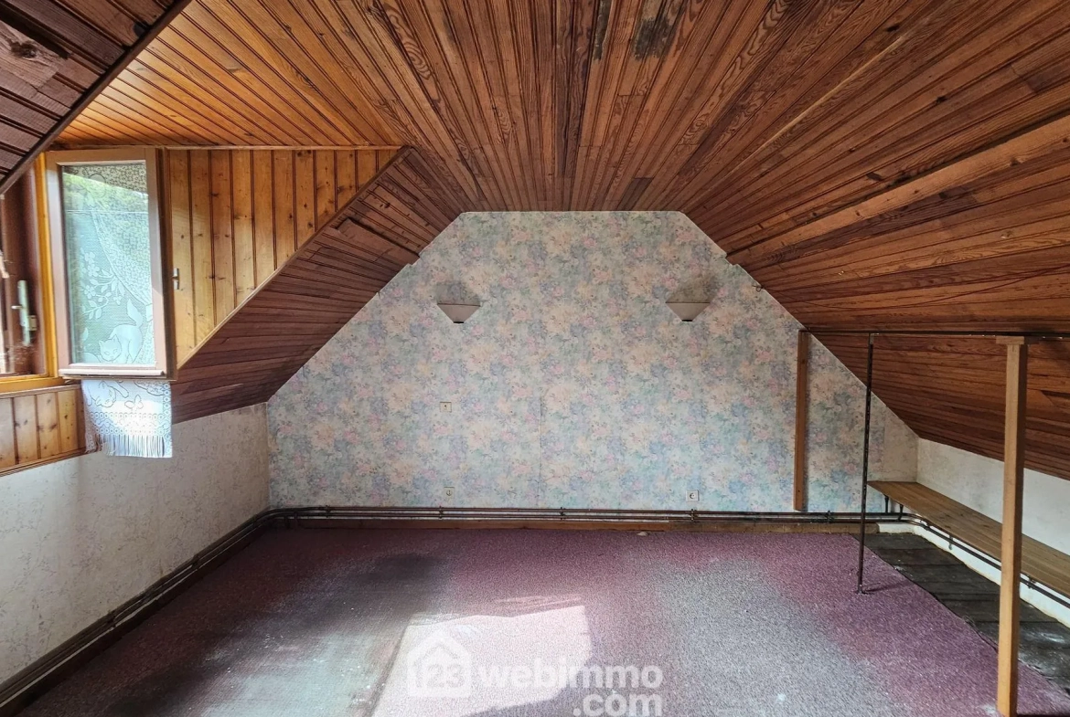 Charmante maison ancienne de 59m² à Lestelle-Bétharram avec potentiel d'aménagement 