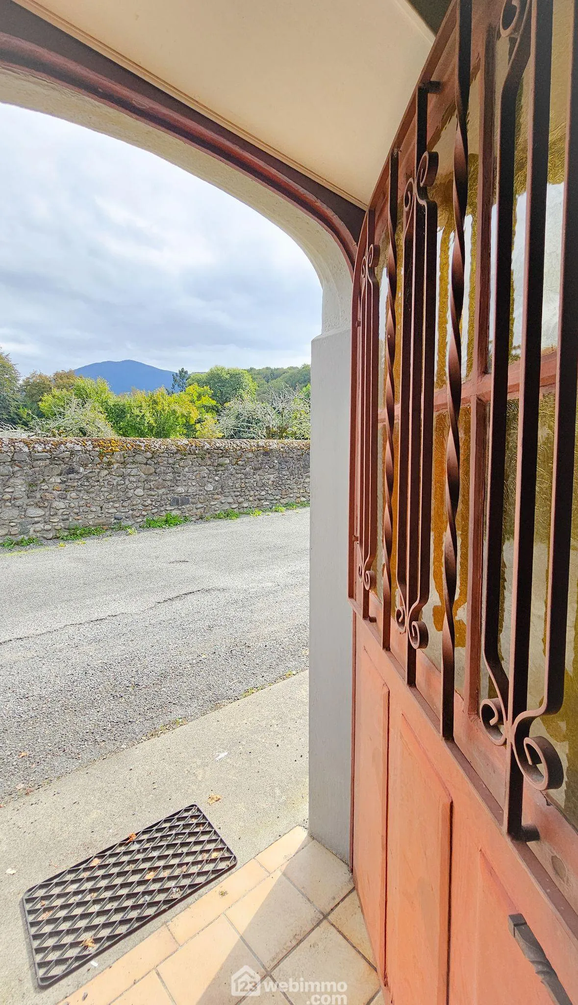 Charmante maison ancienne de 59m² à Lestelle-Bétharram avec potentiel d'aménagement 