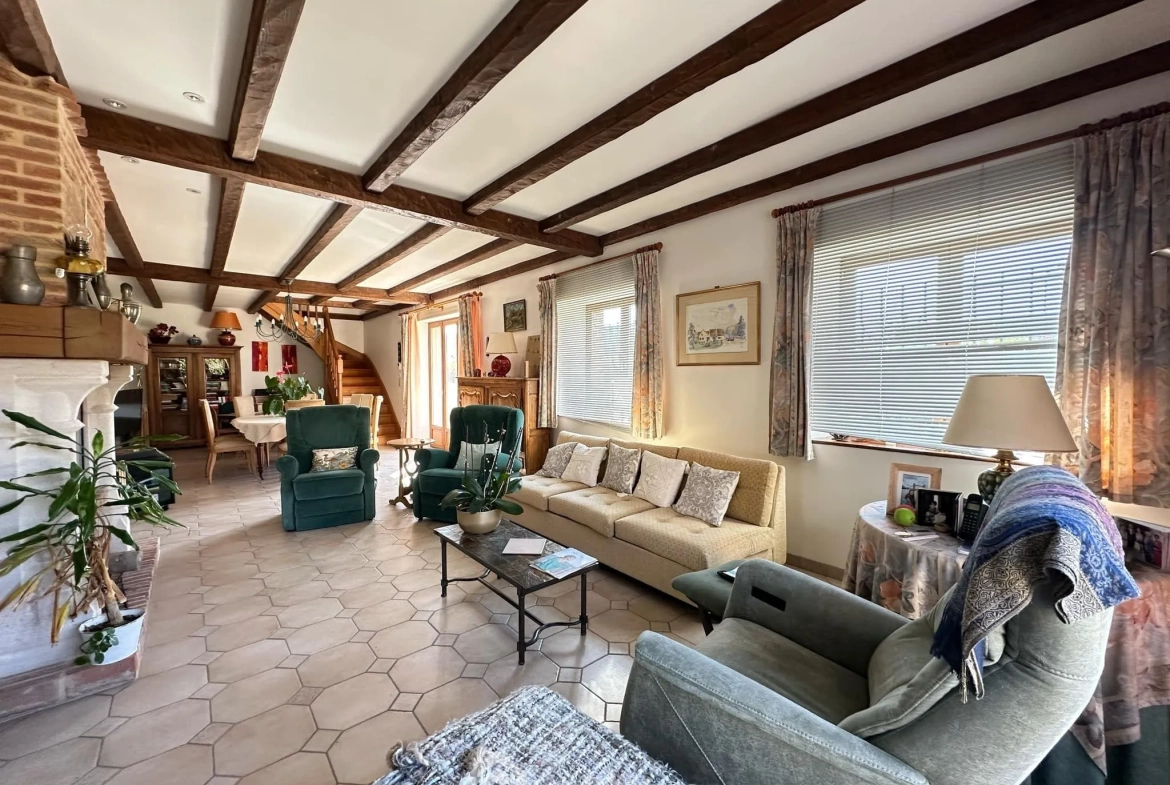 Magnifique longère en pierres de 190 m² à Bruyères-et-Montbérault 