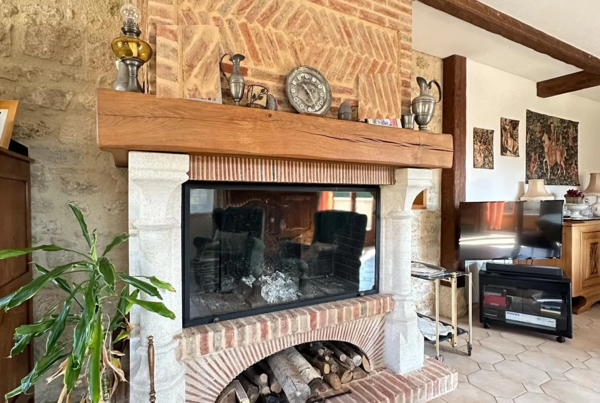 Magnifique longère en pierres de 190 m² à Bruyères-et-Montbérault 