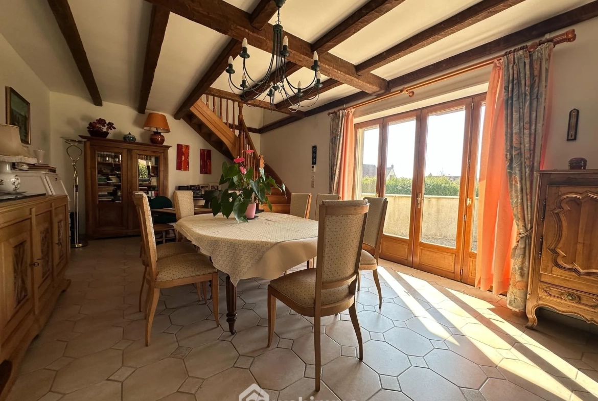 Magnifique longère en pierres de 190 m² à Bruyères-et-Montbérault 