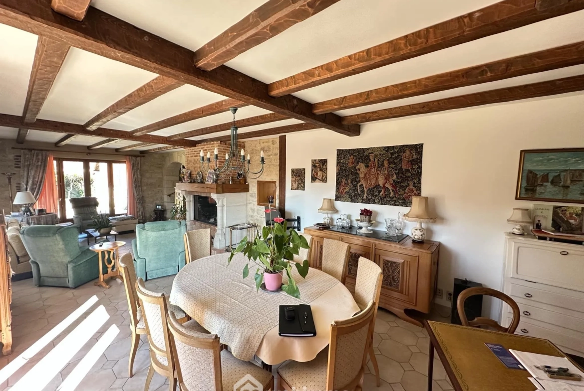 Magnifique longère en pierres de 190 m² à Bruyères-et-Montbérault 