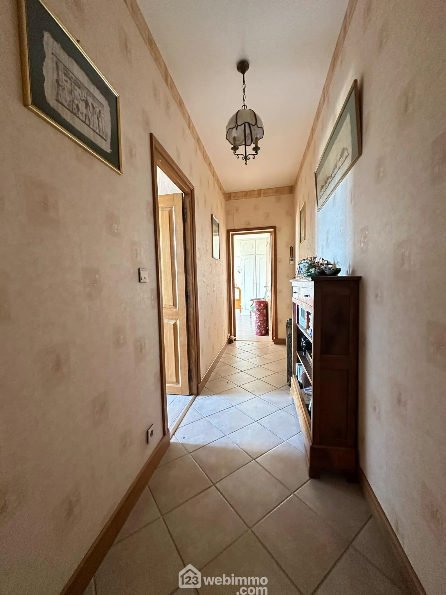 Magnifique longère en pierres de 190 m² à Bruyères-et-Montbérault 