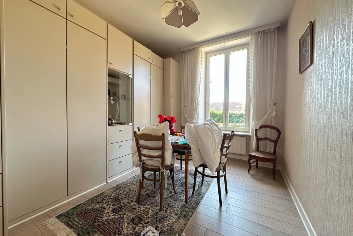 Magnifique longère en pierres de 190 m² à Bruyères-et-Montbérault 