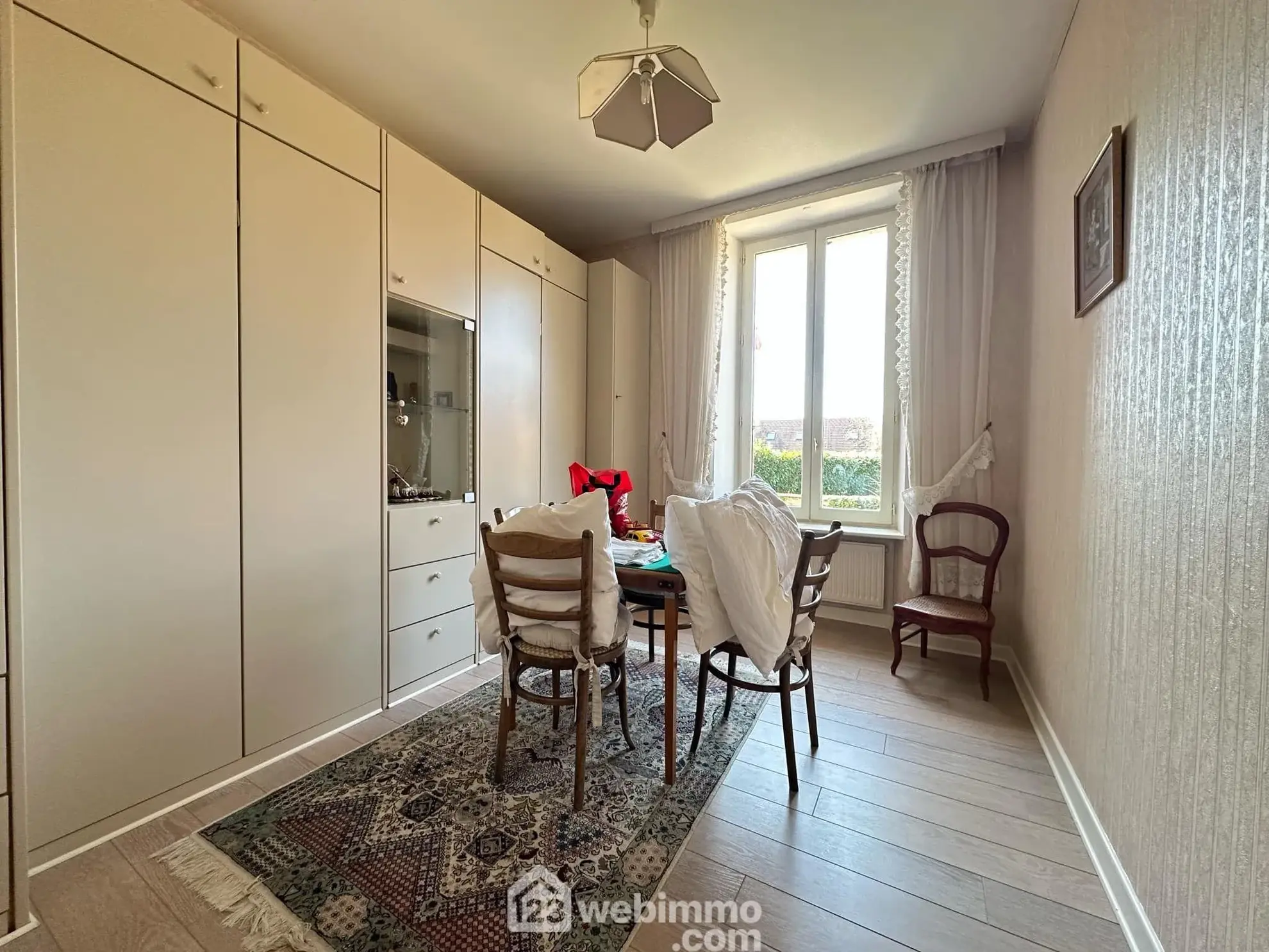 Magnifique longère en pierres de 190 m² à Bruyères-et-Montbérault 