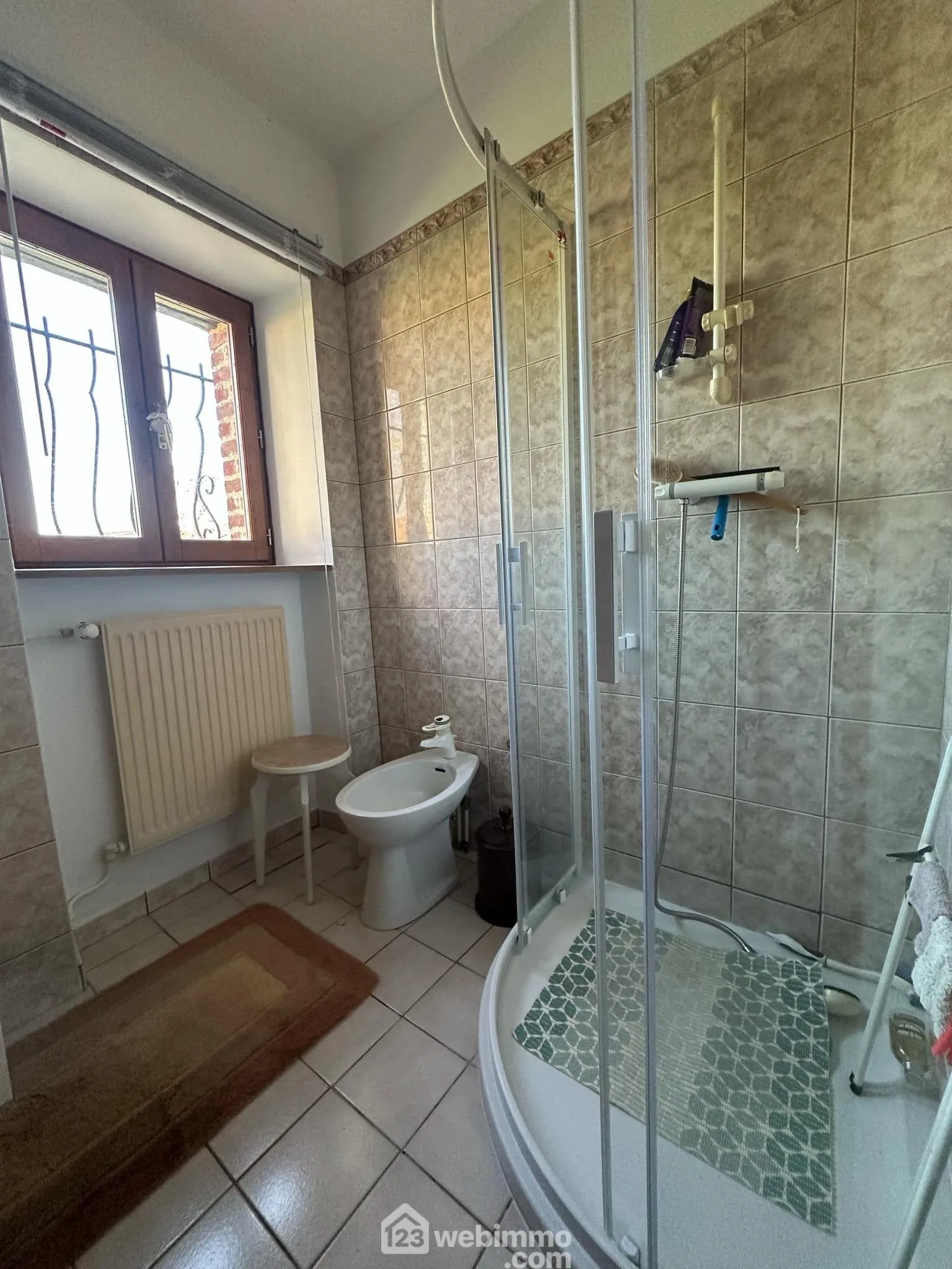 Magnifique longère en pierres de 190 m² à Bruyères-et-Montbérault 