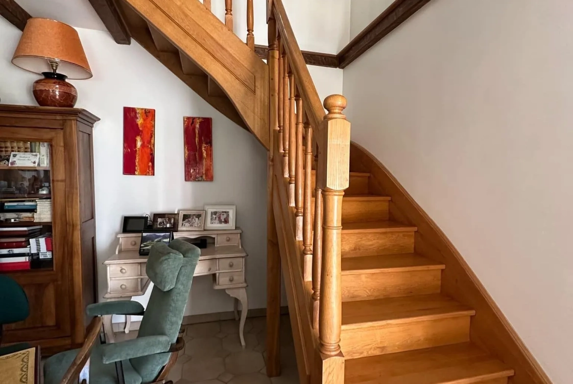 Magnifique longère en pierres de 190 m² à Bruyères-et-Montbérault 