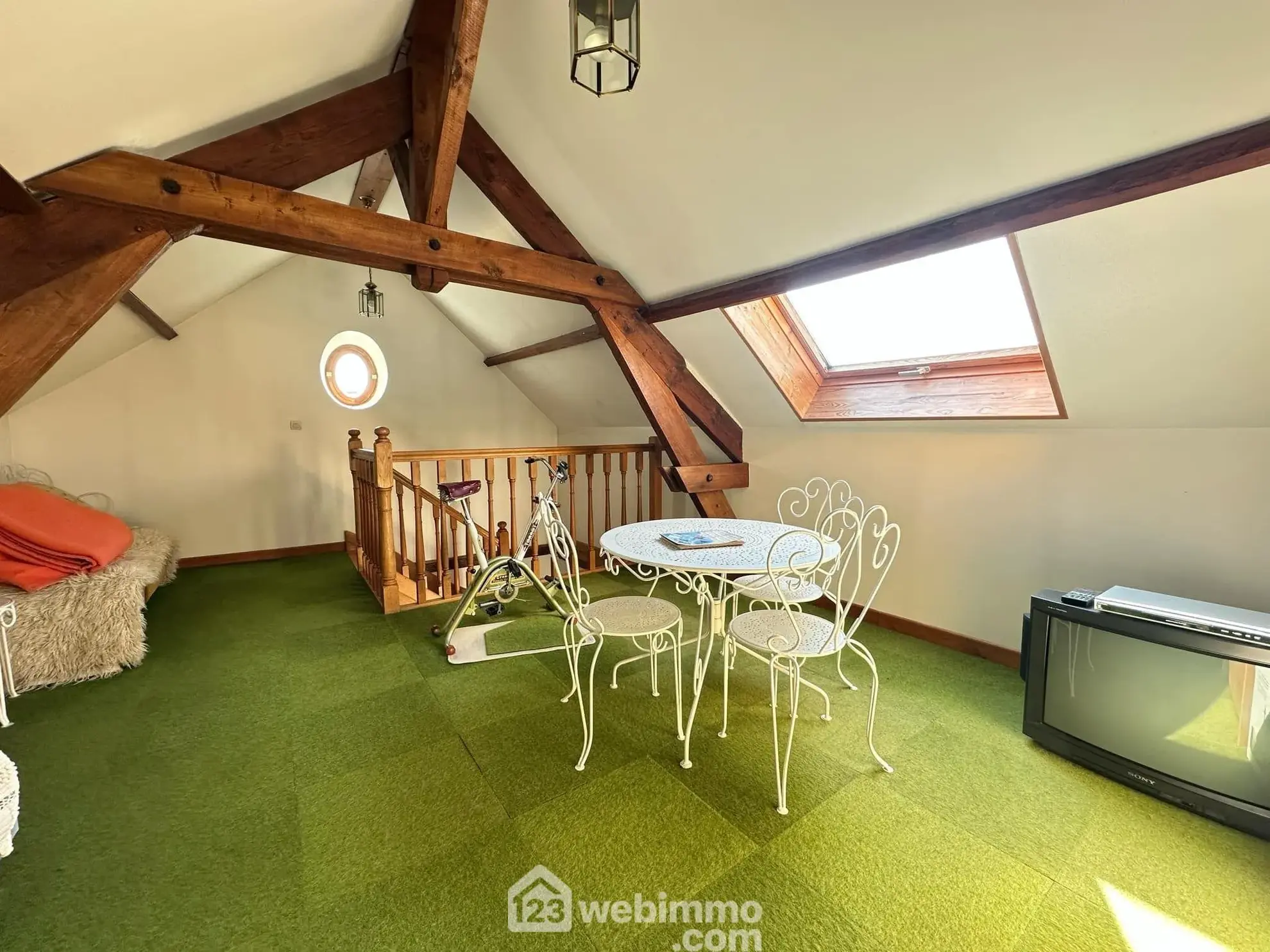 Magnifique longère en pierres de 190 m² à Bruyères-et-Montbérault 